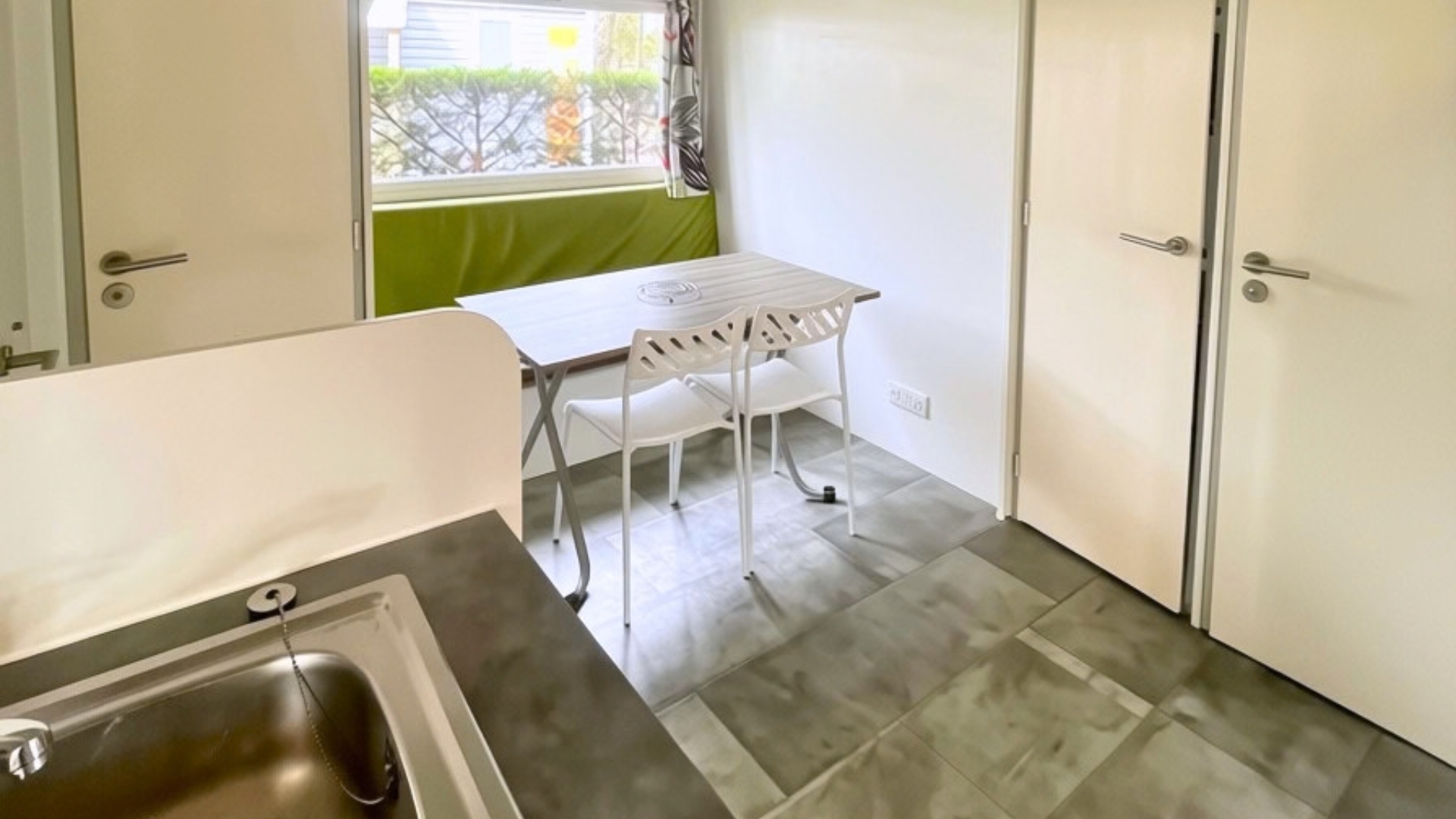 Trigano EVO 24 de 24 m² con 2 habitaciones para el alojamiento de trabajadores temporeros