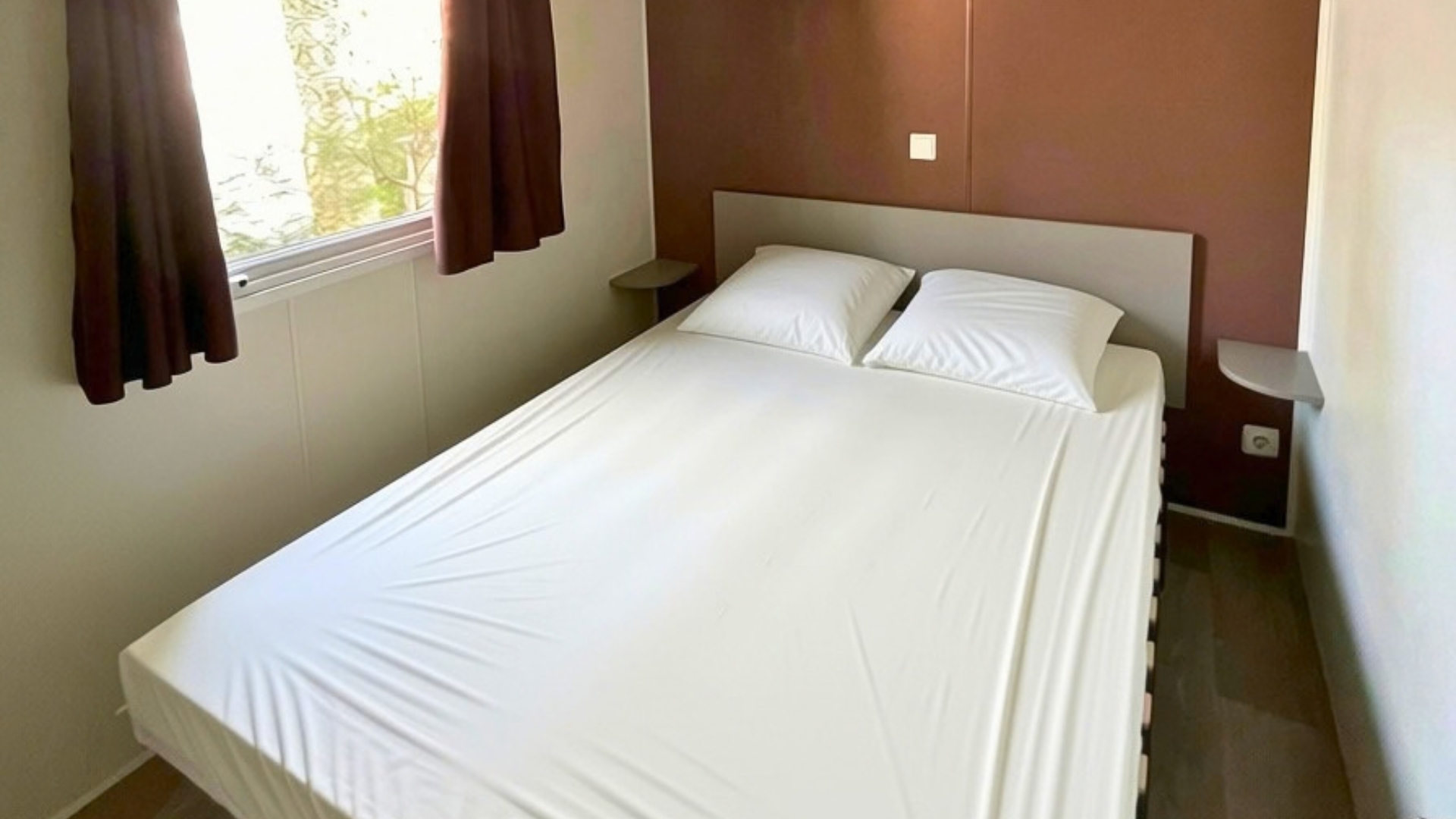 Mobil-home Trigano EVO 40 avec séjour lumineux destiné à la location saisonnière